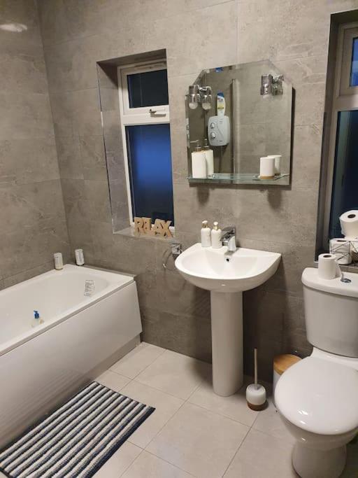 Private 3 Bedroom House Ideal For Family & Friends Киллибегс Экстерьер фото